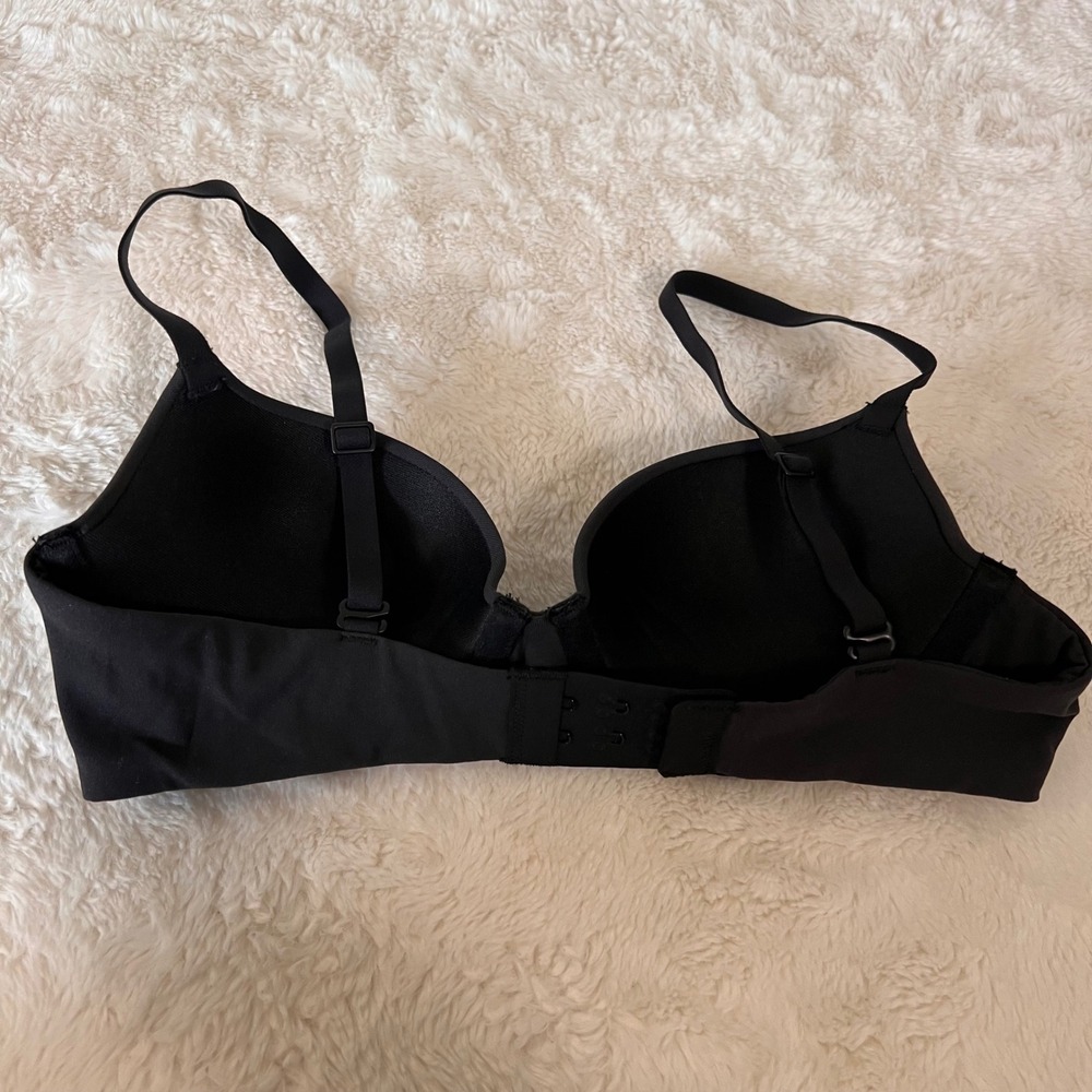 SKIMS Black T-Shirt Bra Underwire Padded Adjustable Straps Size 32A NWOT